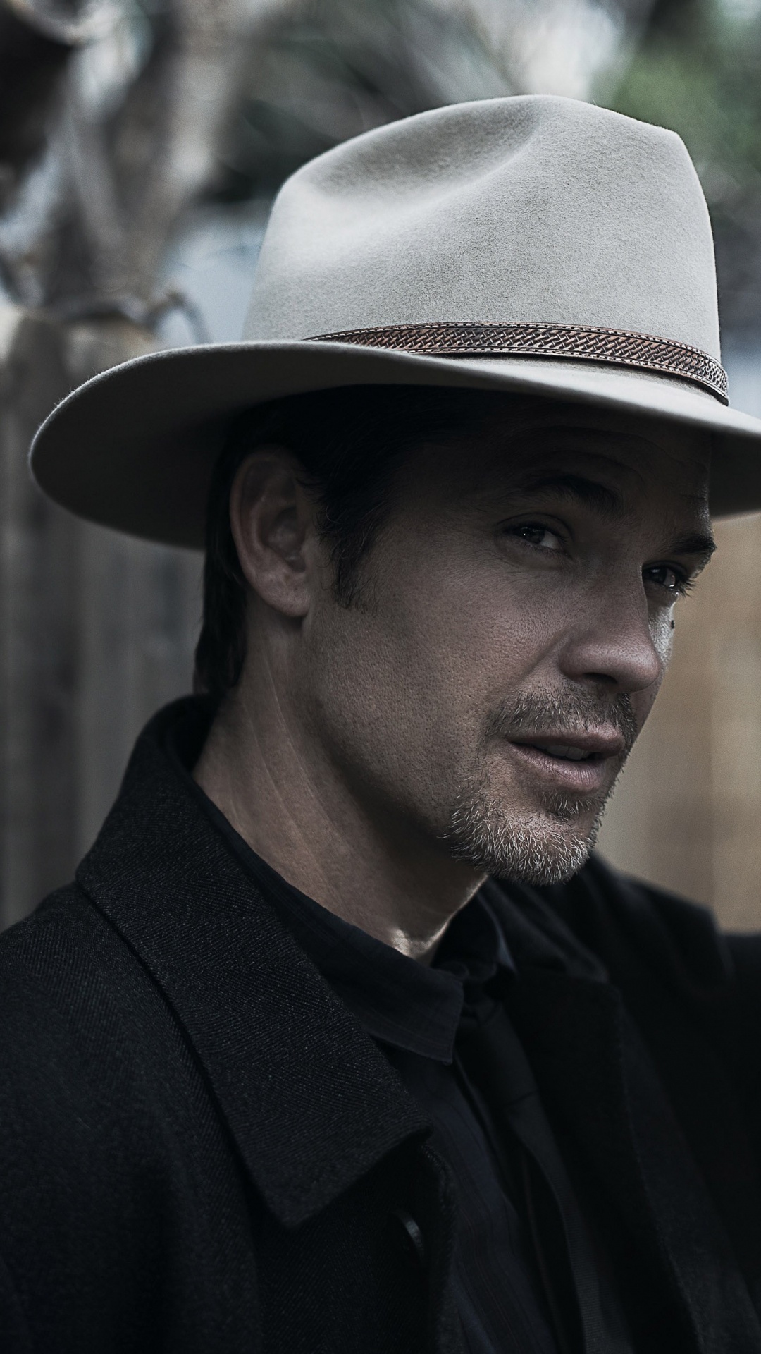 Обои Тимоти Олифант, Оправдано, Рейлан Гивенс, вестерн, шляпа в разрешении 1080x1920