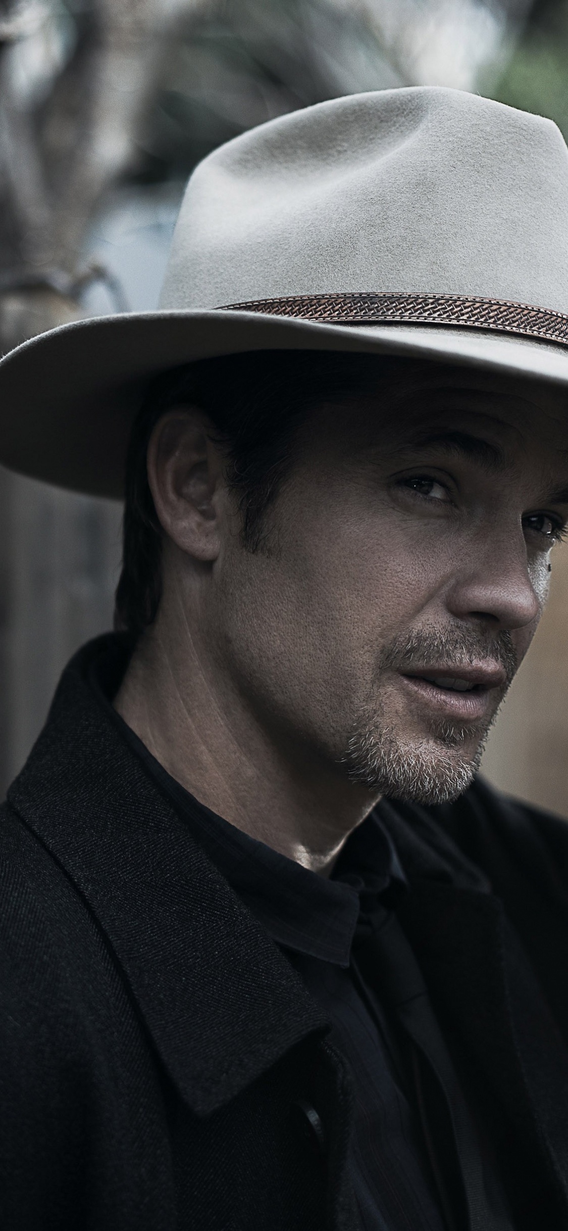 Обои Тимоти Олифант, Оправдано, Рейлан Гивенс, вестерн, шляпа в разрешении 1125x2436