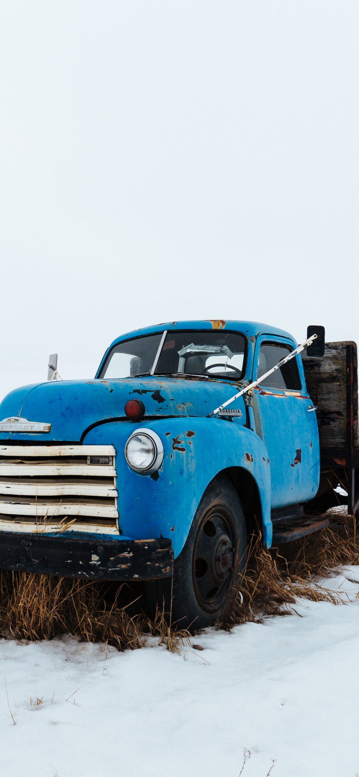 Обои снег, грузовик, Пикап, автомобильный экстерьер, джип в разрешении 1242x2688