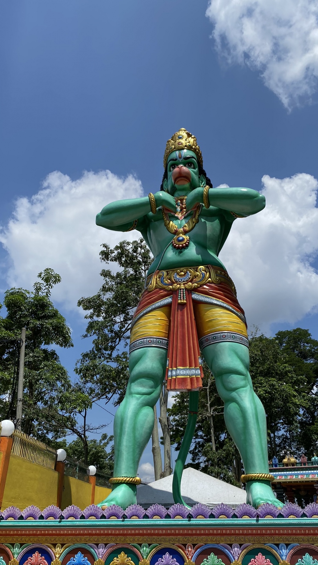 Обои Малайзия, статуя, достопримечательность, туризм, парк развлечений в разрешении 1080x1920