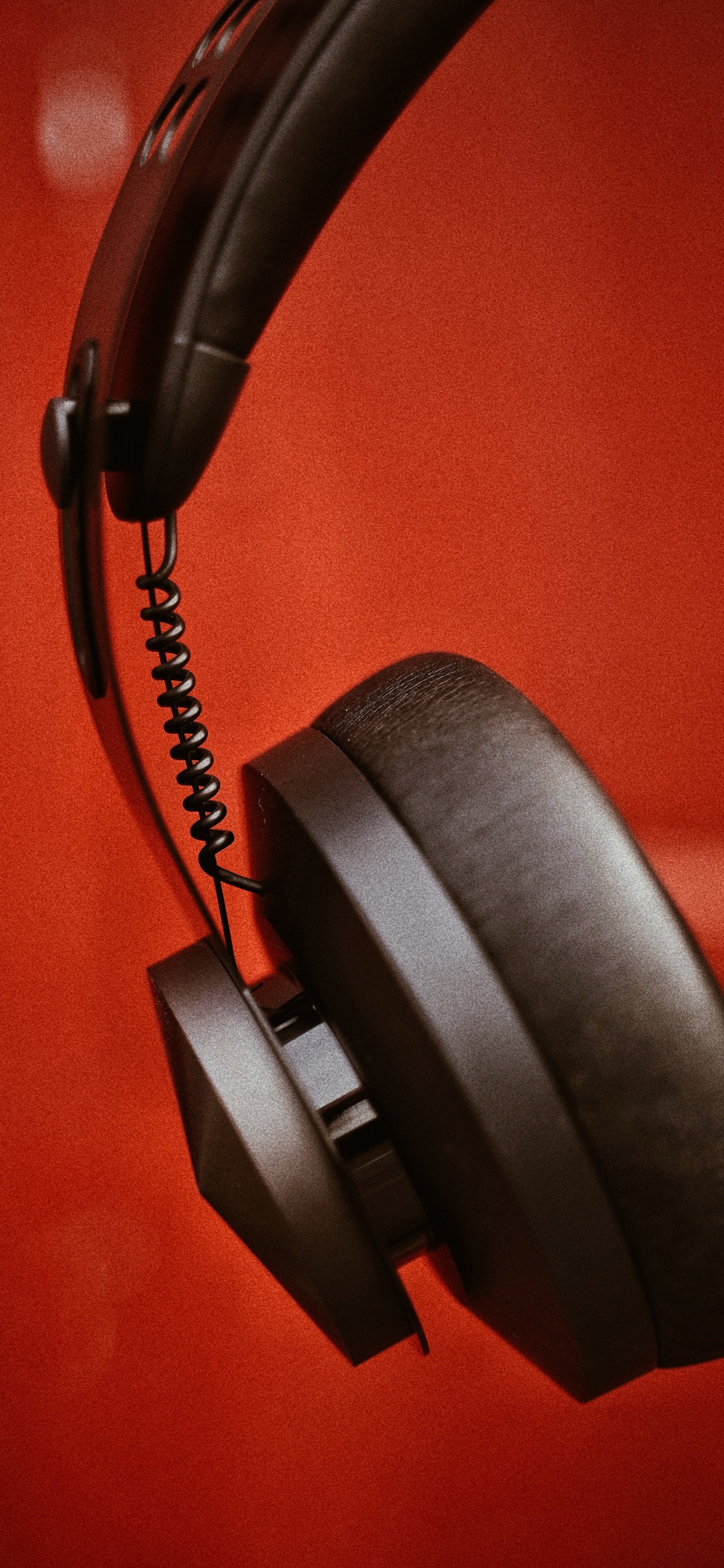 Обои звуковое оборудование, наушники, усилитель, черный и белый, Аудио аксессуар в разрешении 1125x2436