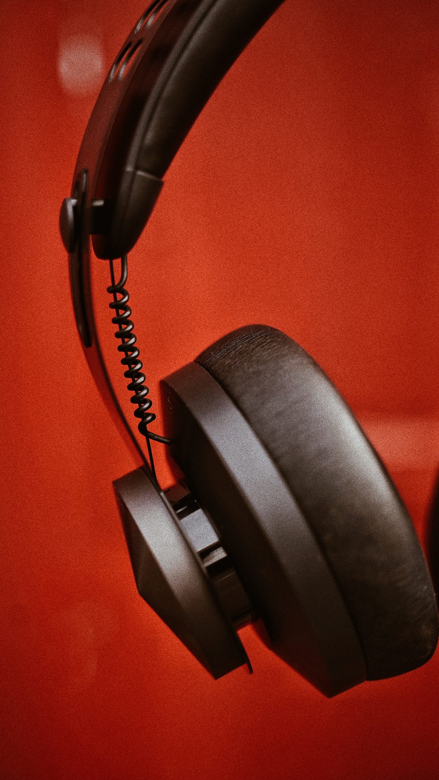 Обои звуковое оборудование, наушники, усилитель, черный и белый, Аудио аксессуар в разрешении 1440x2560