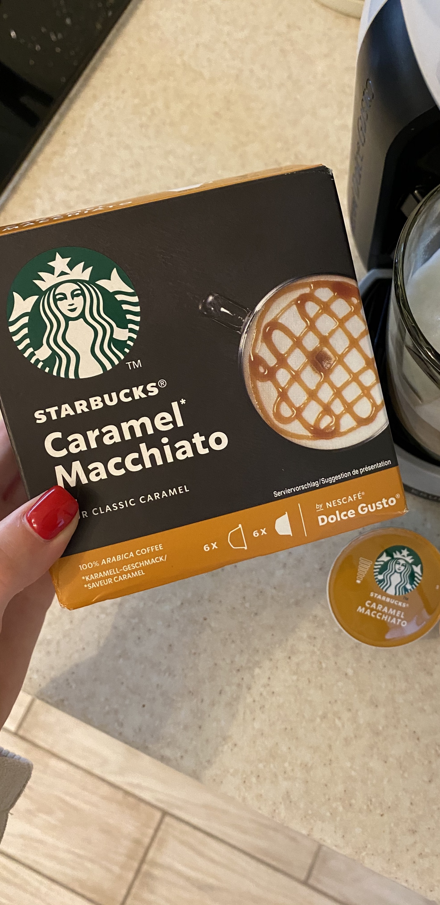 Обои новый логотип starbucks 2011, жидкий, лого, ноготь, кофе в разрешении 1440x2960