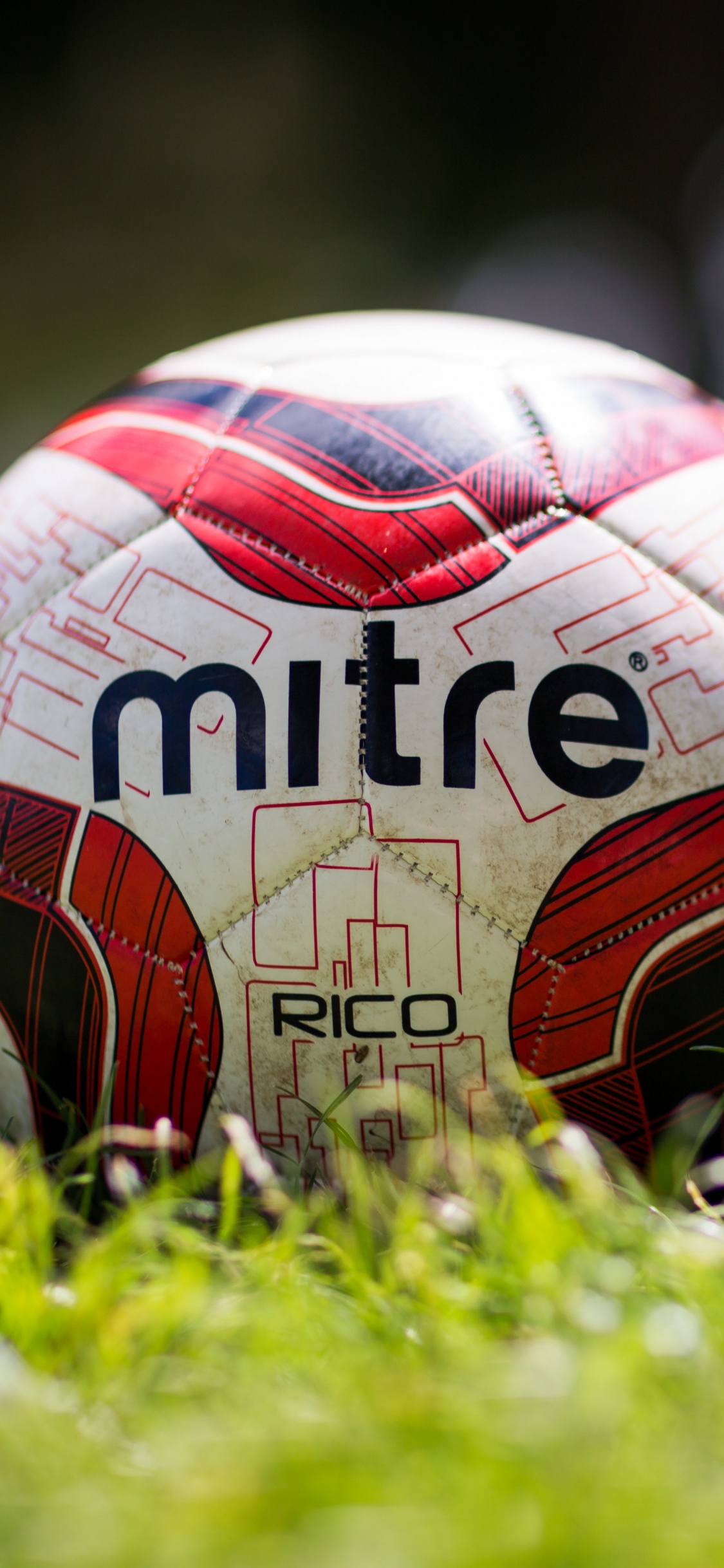 Обои Торцовочная Спорта Международного, мяч, футбол, Футбольный игрок, спортивный инвентарь в разрешении 1125x2436