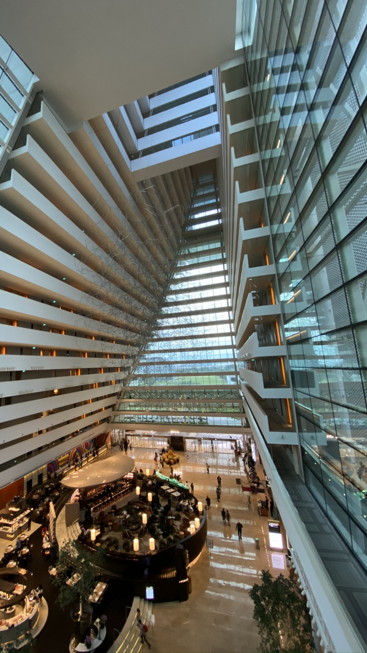 Обои архитектура, коммерческое здание, дизайн интерьера, дневное освещение, лобби в разрешении 750x1334