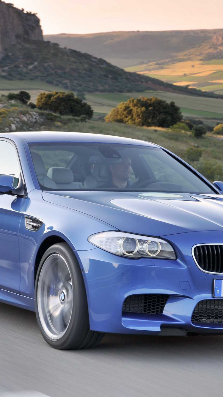Обои М5 2012, БМВ М5 2013, bmw, bmw 5 series, авто в разрешении 750x1334
