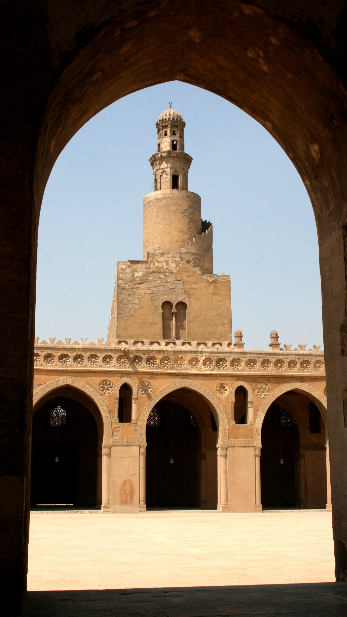 Обои минарет, арка, историческое место, здание, фортификация в разрешении 1440x2560
