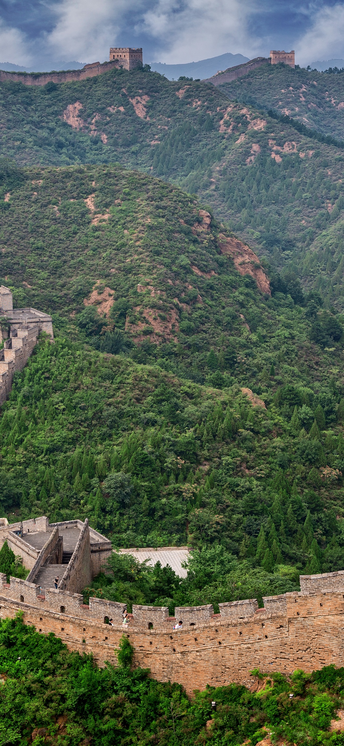 Обои Jinshanling, великая Китайская стена, горный рельеф, горная станция, гора в разрешении 1125x2436