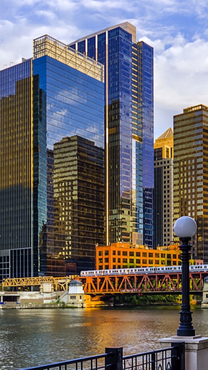 Обои река Чикаго, город, городской пейзаж, небоскреб, линия горизонта в разрешении 720x1280