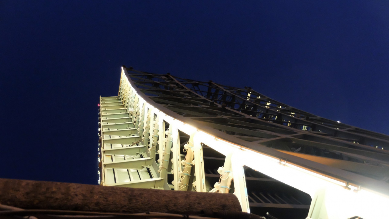 Обои ориентир, архитектура, дневное время, ночь, мост в разрешении 1366x768