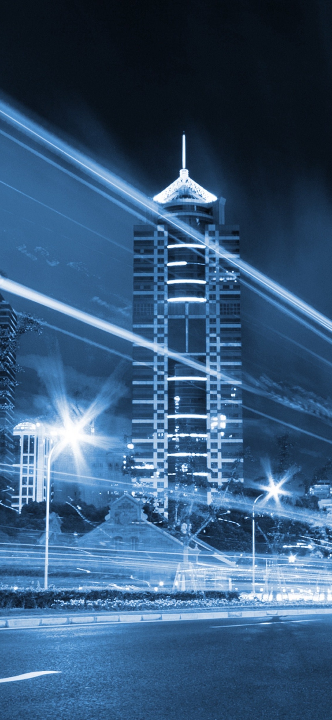 Обои небоскреб, ночь, метрополия, город, городской район в разрешении 1125x2436