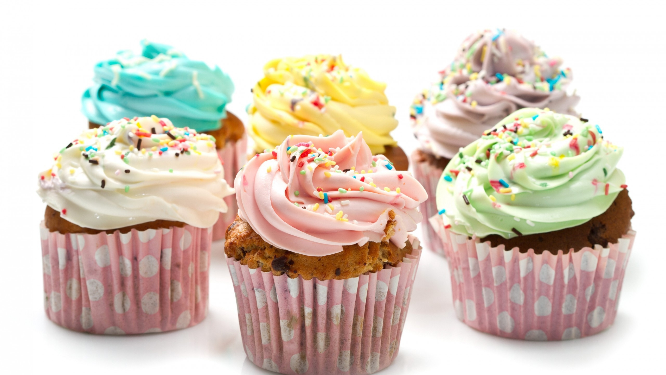 Обои обледенение, торт украшение, выпечка, масляный крем, пища в разрешении 2560x1440