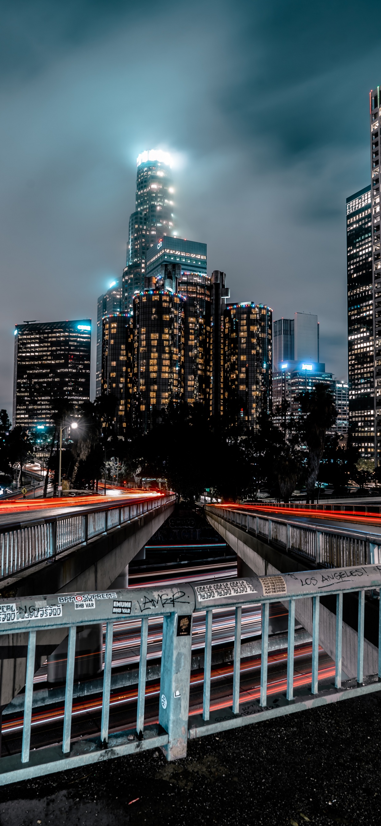 Обои архитектура, городской пейзаж, городской район, метрополия, город в разрешении 1242x2688