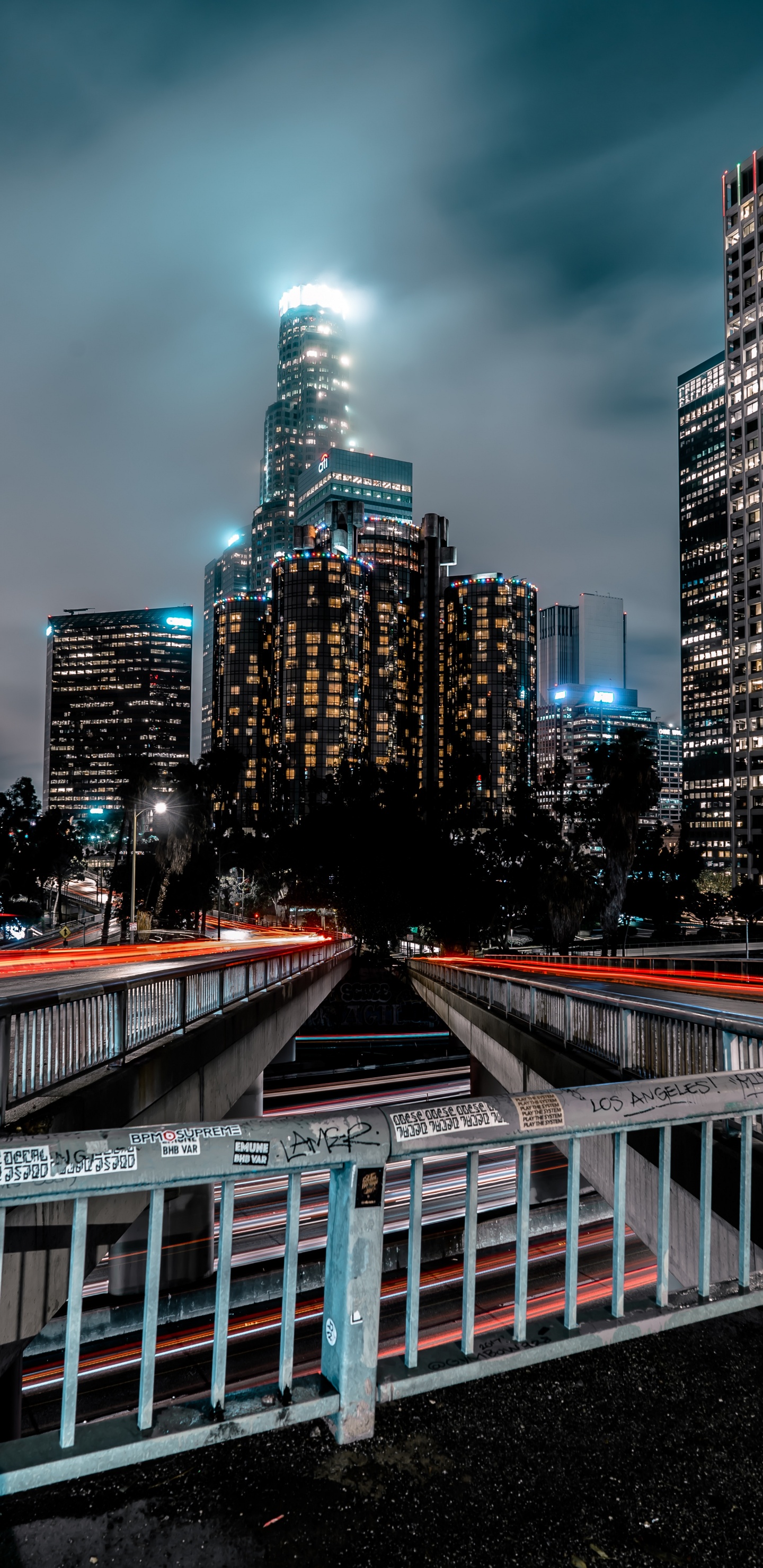 Обои архитектура, городской пейзаж, городской район, метрополия, город в разрешении 1440x2960