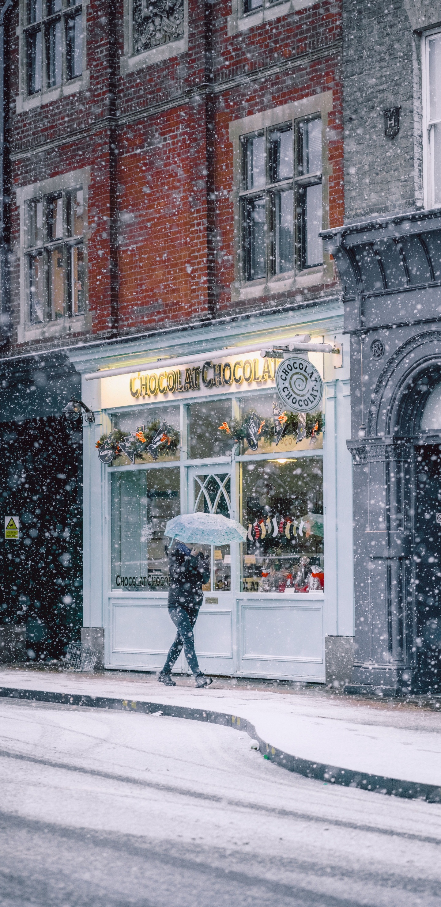 Обои архитектура, здание, фасад, арка, окно в разрешении 1440x2960