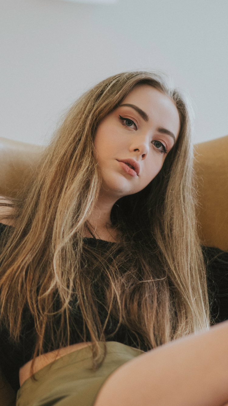 Обои красота, обувь, нога, кожа, человеческая нога в разрешении 750x1334