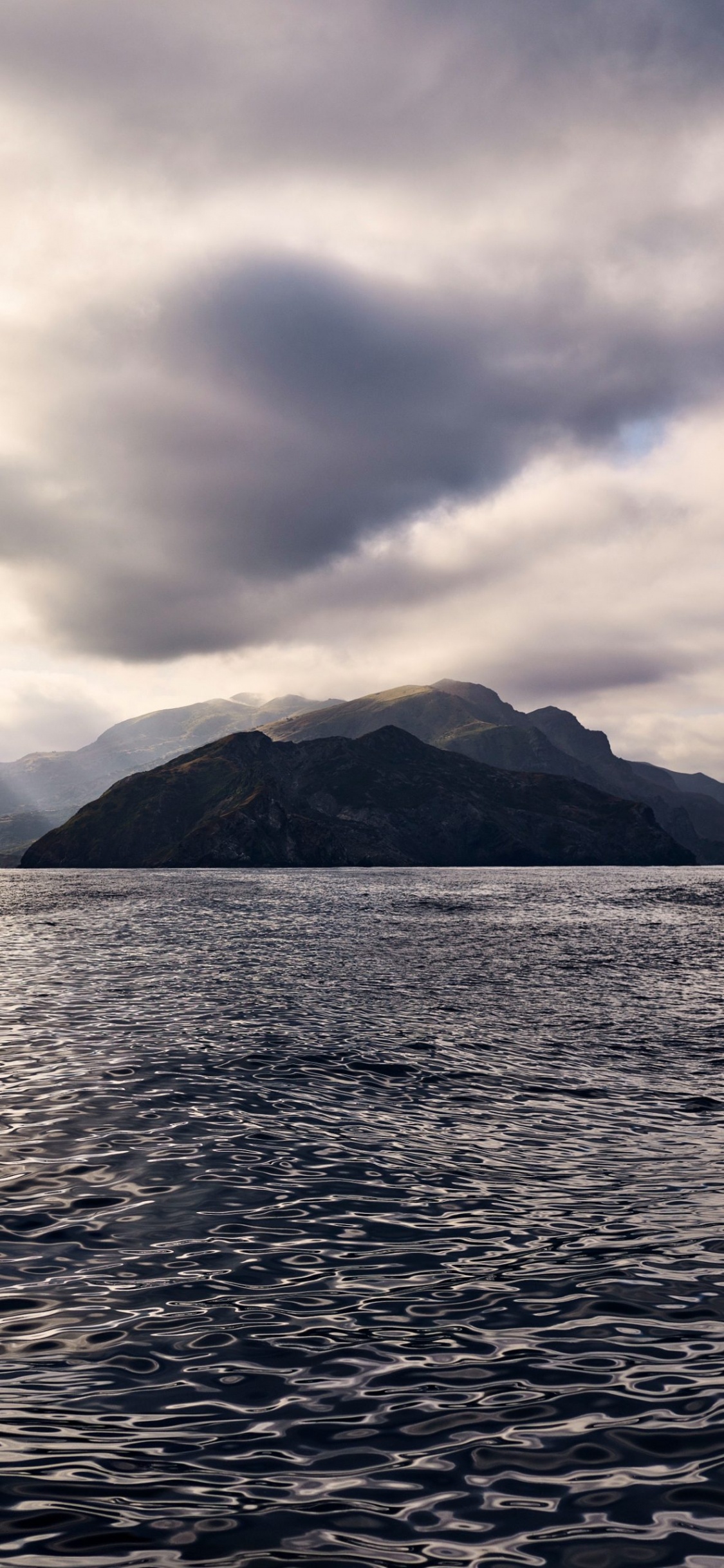 Обои apple, iPhone, macOS Catalina, яблоко, ios в разрешении 1125x2436