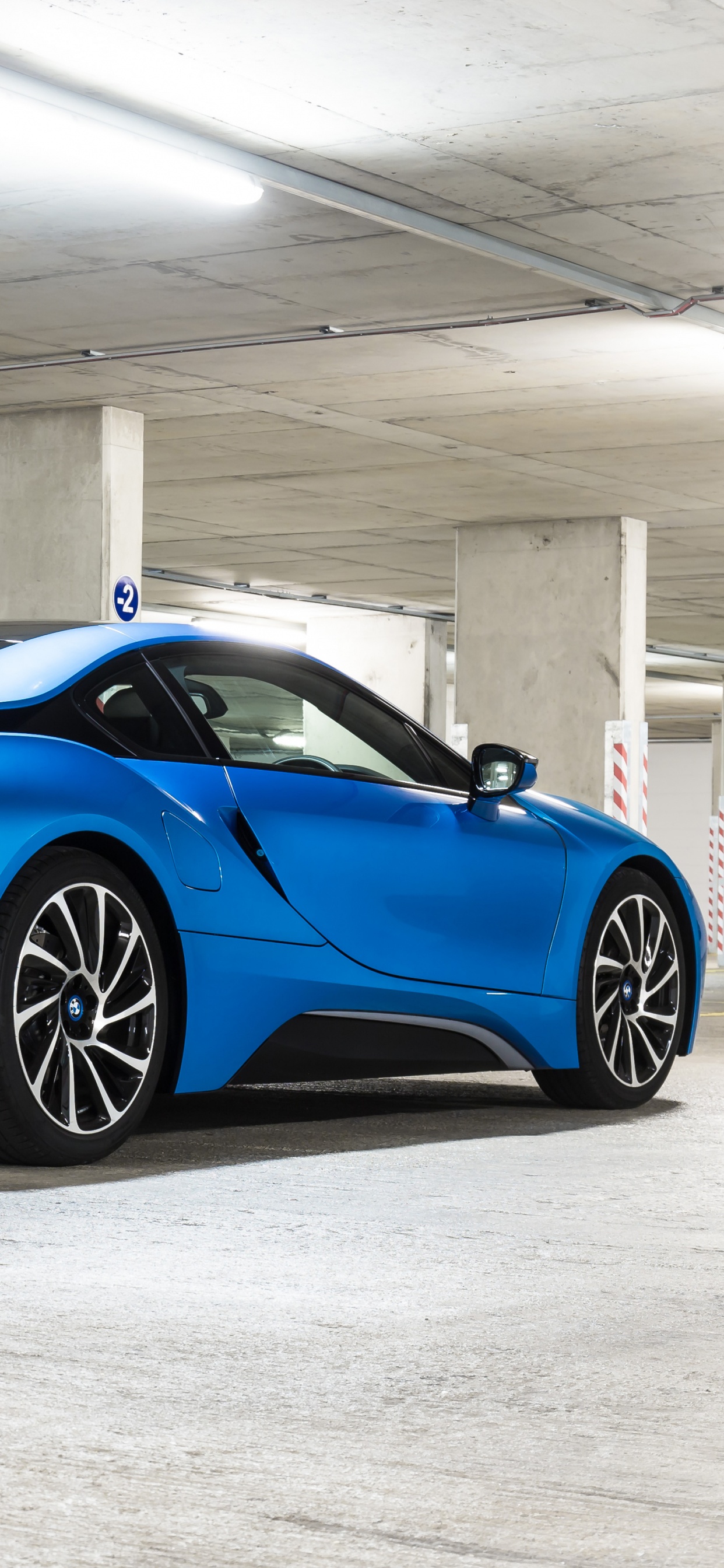 Обои суперкар, зеркало заднего вида, авто, электромобиль, спортивный автомобиль в разрешении 1242x2688