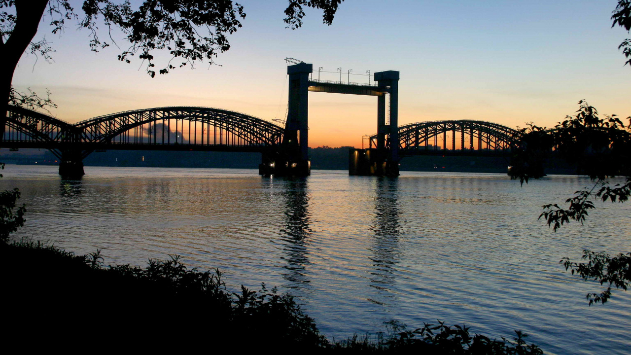 Обои отражение, закат, мост, арочный мостик, вода в разрешении 1280x720