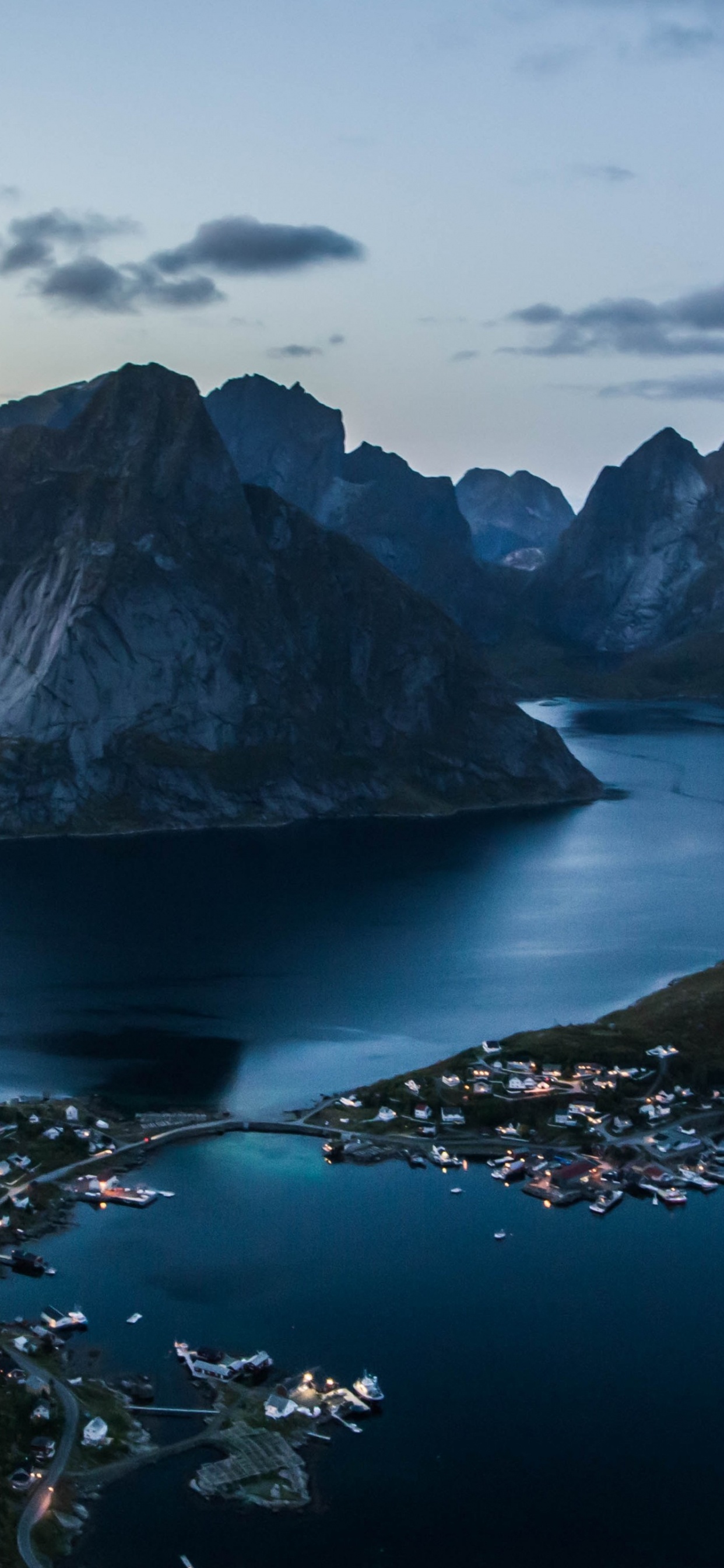 Обои Лофотен, Henningsvr, рыбацкая деревня, облако, вода в разрешении 1242x2688