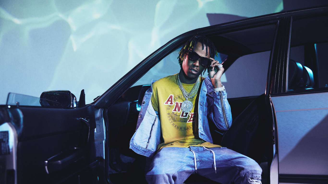 Обои Богатый ребенок, Не Могу Себе Это Позволить, Осенью Бросил, хип хоп музыка, реппер в разрешении 1366x768