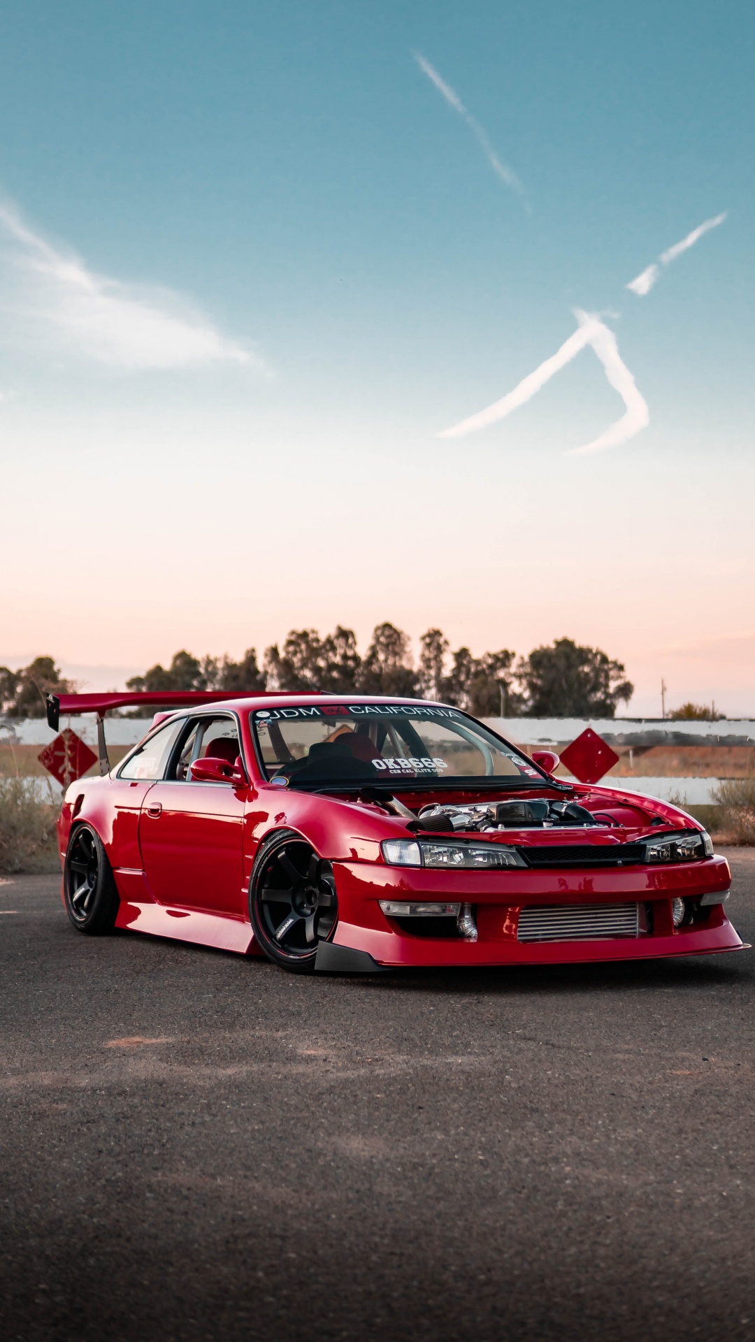 Обои спорткар, красный цвет, дрифтинг, время атаки, Король в разрешении 1080x1920