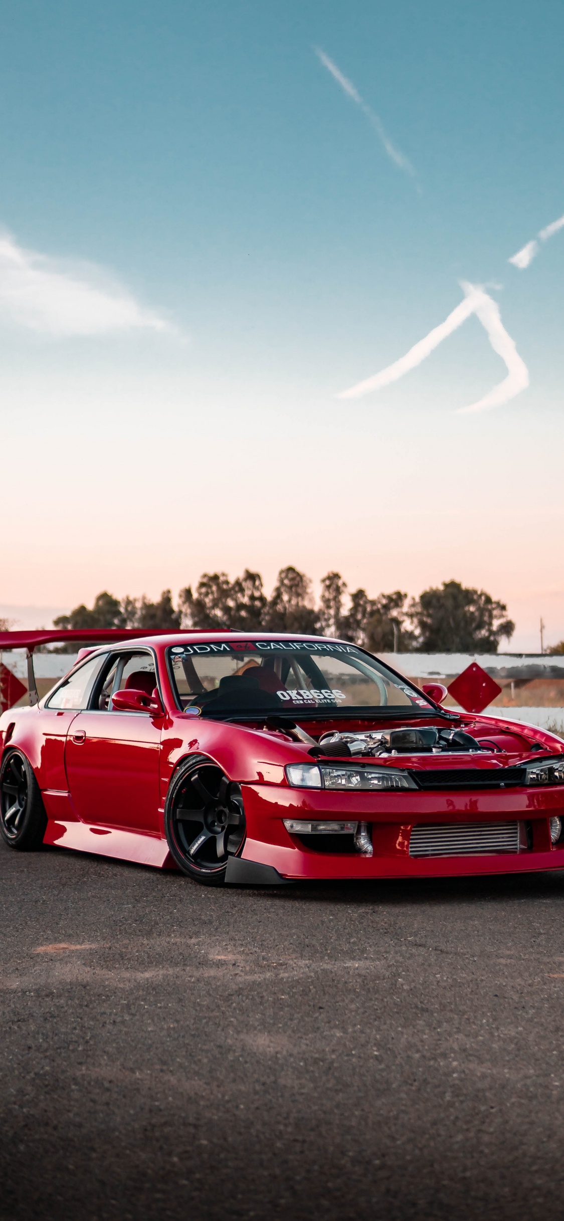 Обои спорткар, красный цвет, дрифтинг, время атаки, Король в разрешении 1125x2436