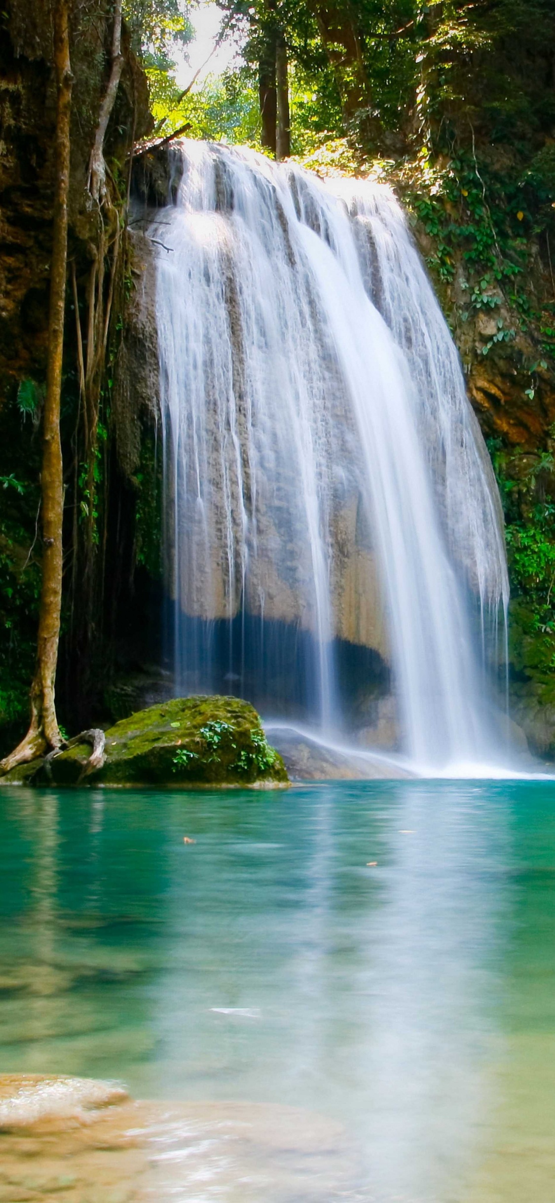 Обои водопад, водоем, гидроресурсы, природный ландшафт, природа в разрешении 1125x2436