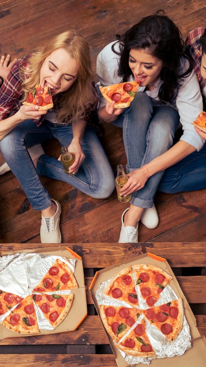 Обои пицца, итальянская кухня, еда, забава, пища в разрешении 720x1280