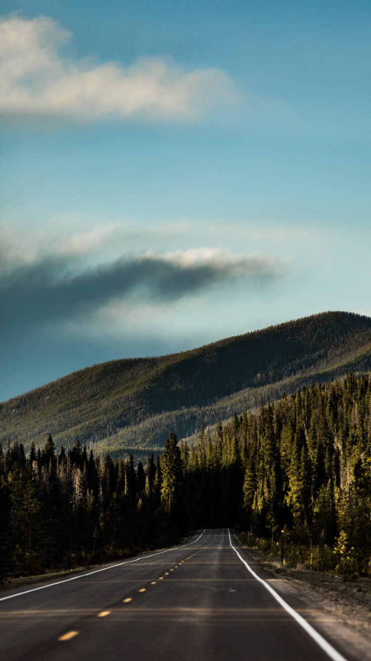 Обои нагорье, облако, гора, горный рельеф, шкура в разрешении 750x1334