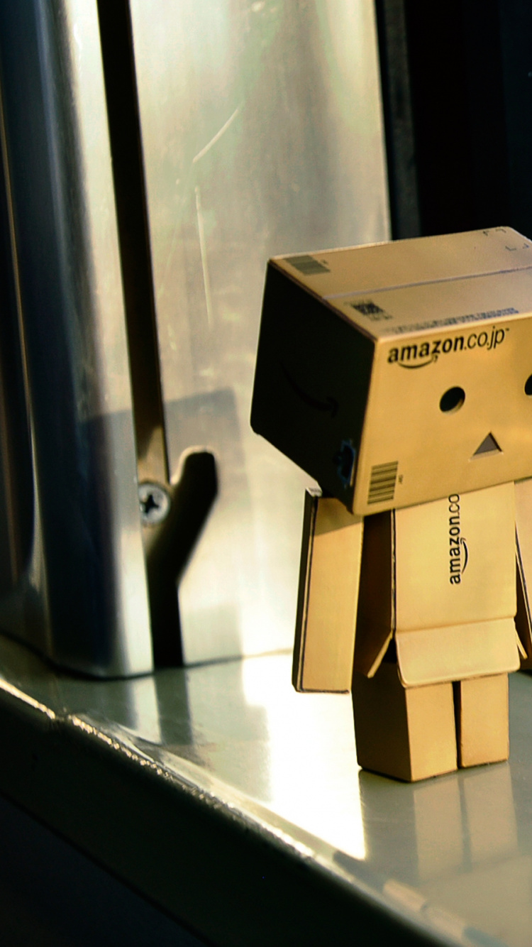 Обои danbo, картон, робот, amazoncom в разрешении 750x1334