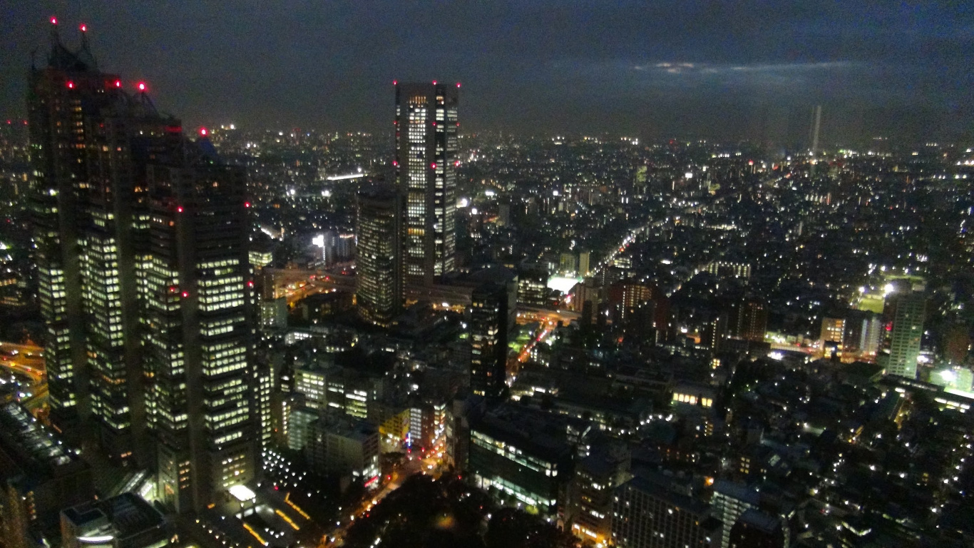 Обои токийская башня, ночь, городской пейзаж, город, городской район в разрешении 1366x768