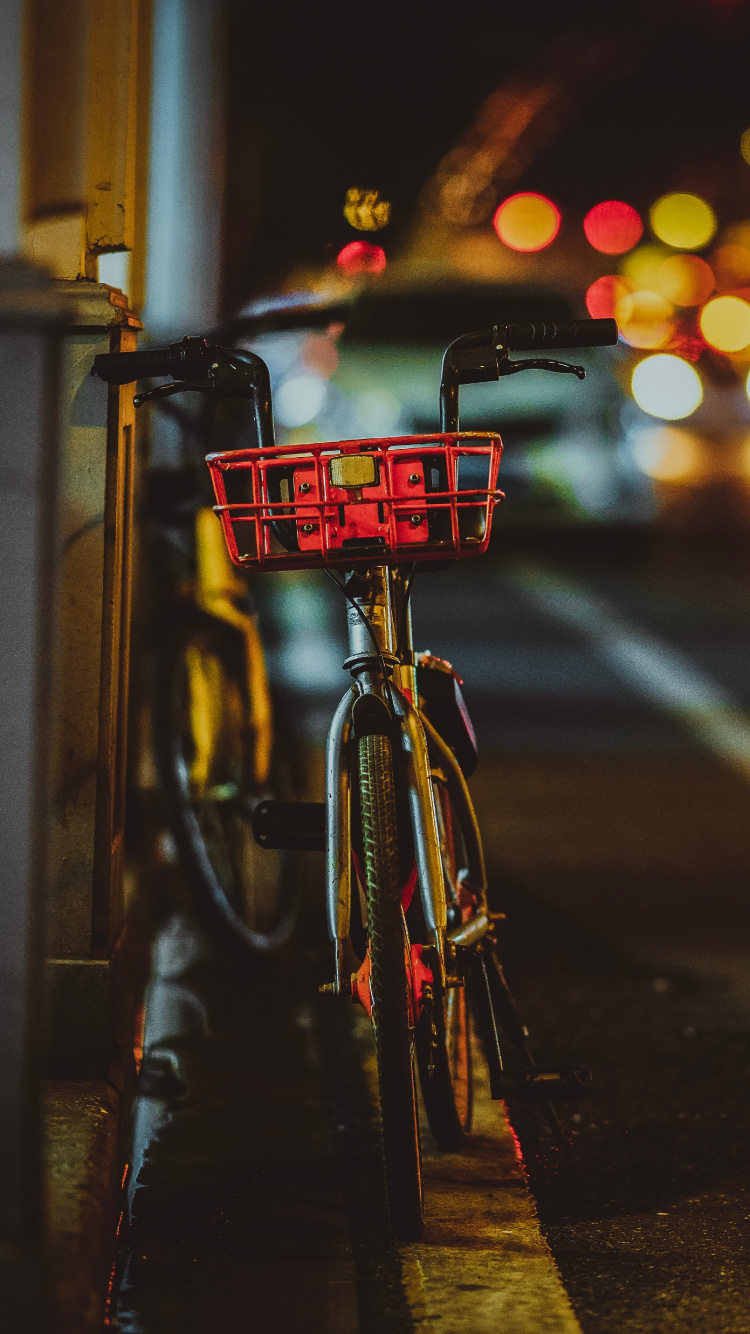 Обои ночь, боке, велосипед, свет, переулок в разрешении 750x1334