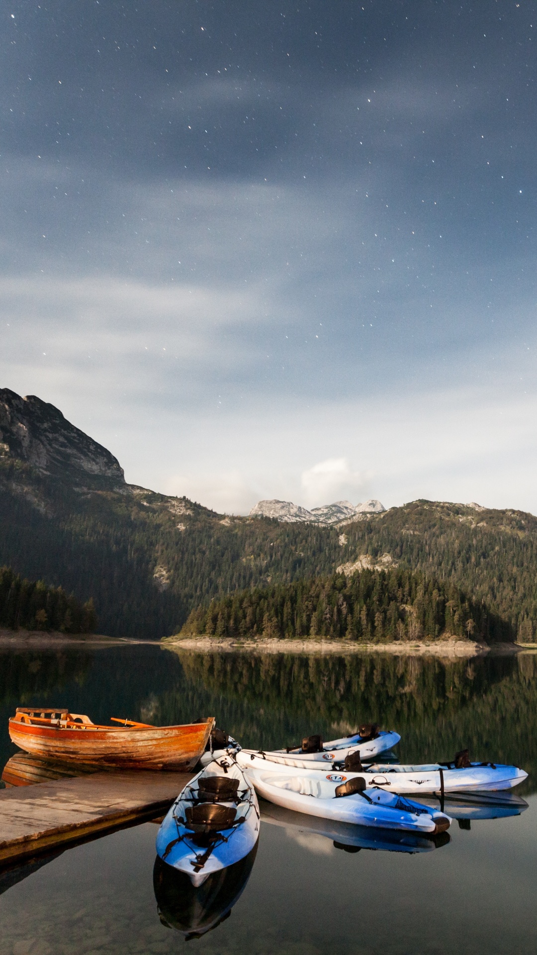 Обои Дурмитор, природа, природный ландшафт, отражение, озеро в разрешении 1080x1920