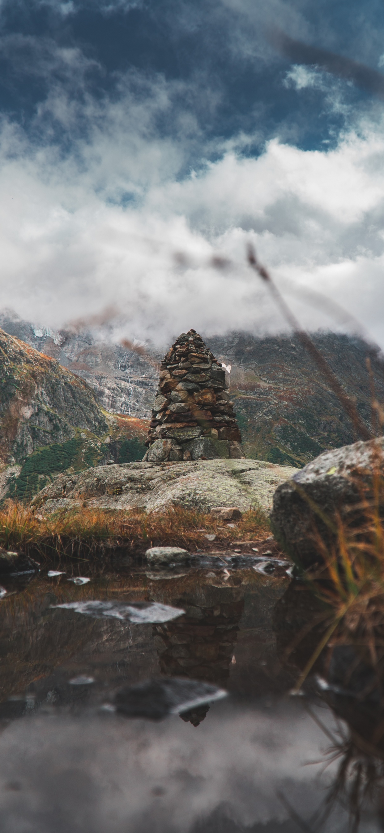 Обои природа, облако, гора, рок, дикая местность в разрешении 1242x2688