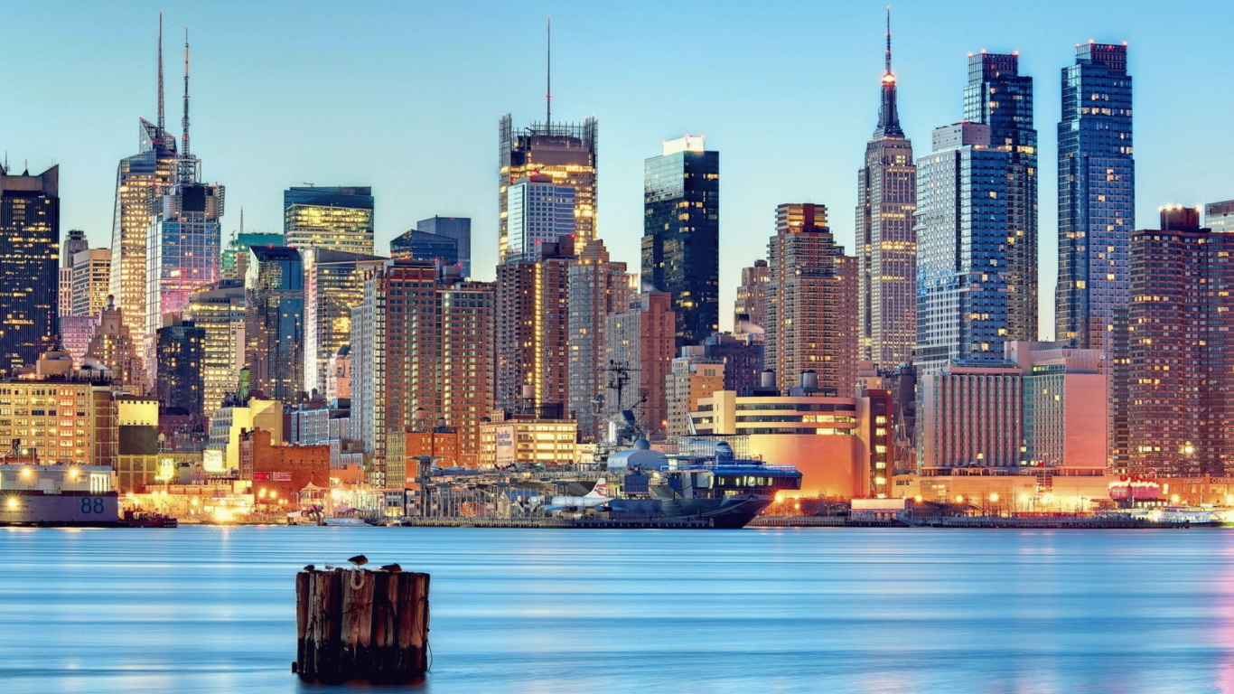 Обои город, городской пейзаж, линия горизонта, небоскреб, метрополия в разрешении 1366x768