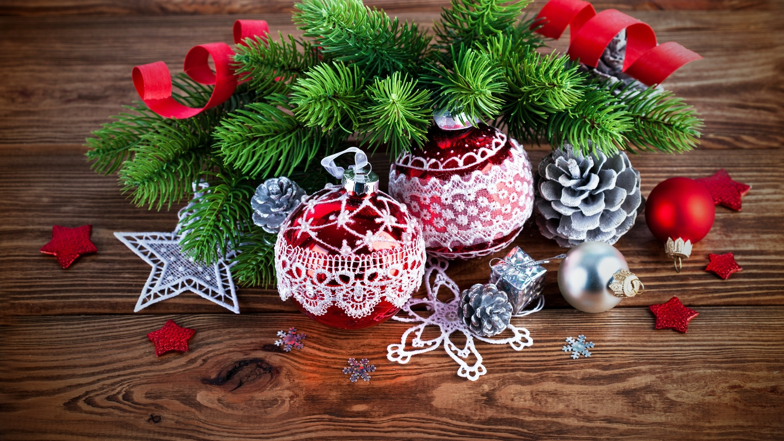 Обои рождественский орнамент, Рождественский день, Новый год, праздник, Рождественские украшения в разрешении 2560x1440