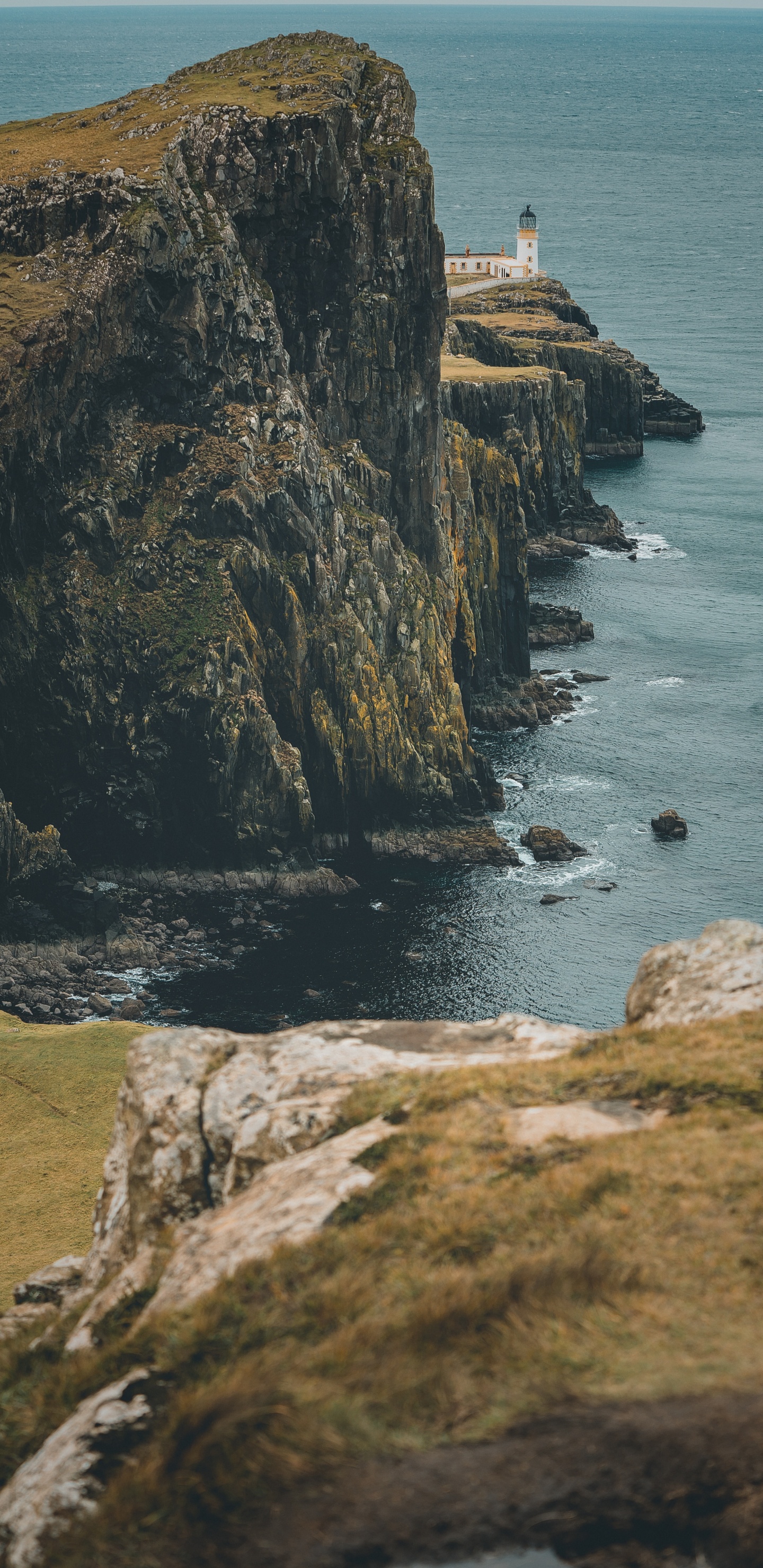 Обои полуостров, Neist Точка Маяк, водоем, прибрежные и океанические рельефы, klippe в разрешении 1440x2960
