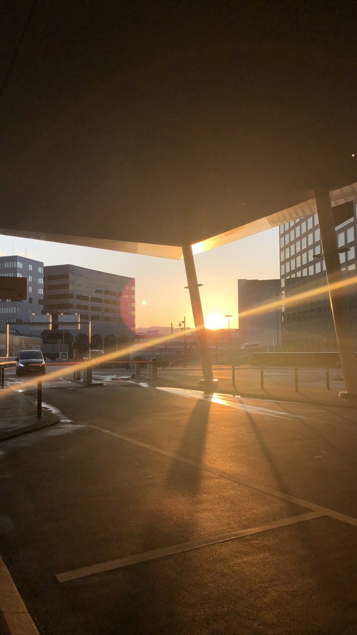 Обои освещение, свет, дневное освещение, физика, наука в разрешении 720x1280