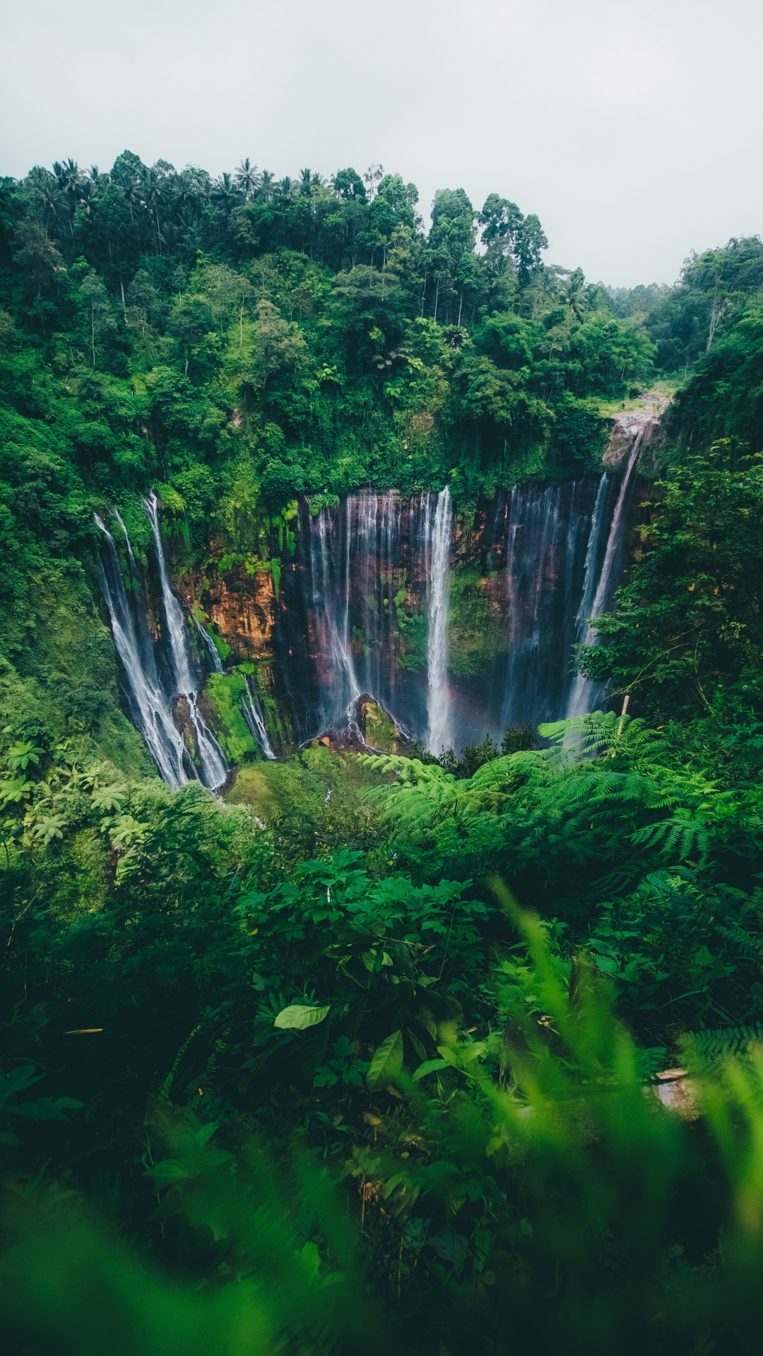 Обои водопад, природный ландшафт, природа, гидроресурсы, водоем в разрешении 1080x1920