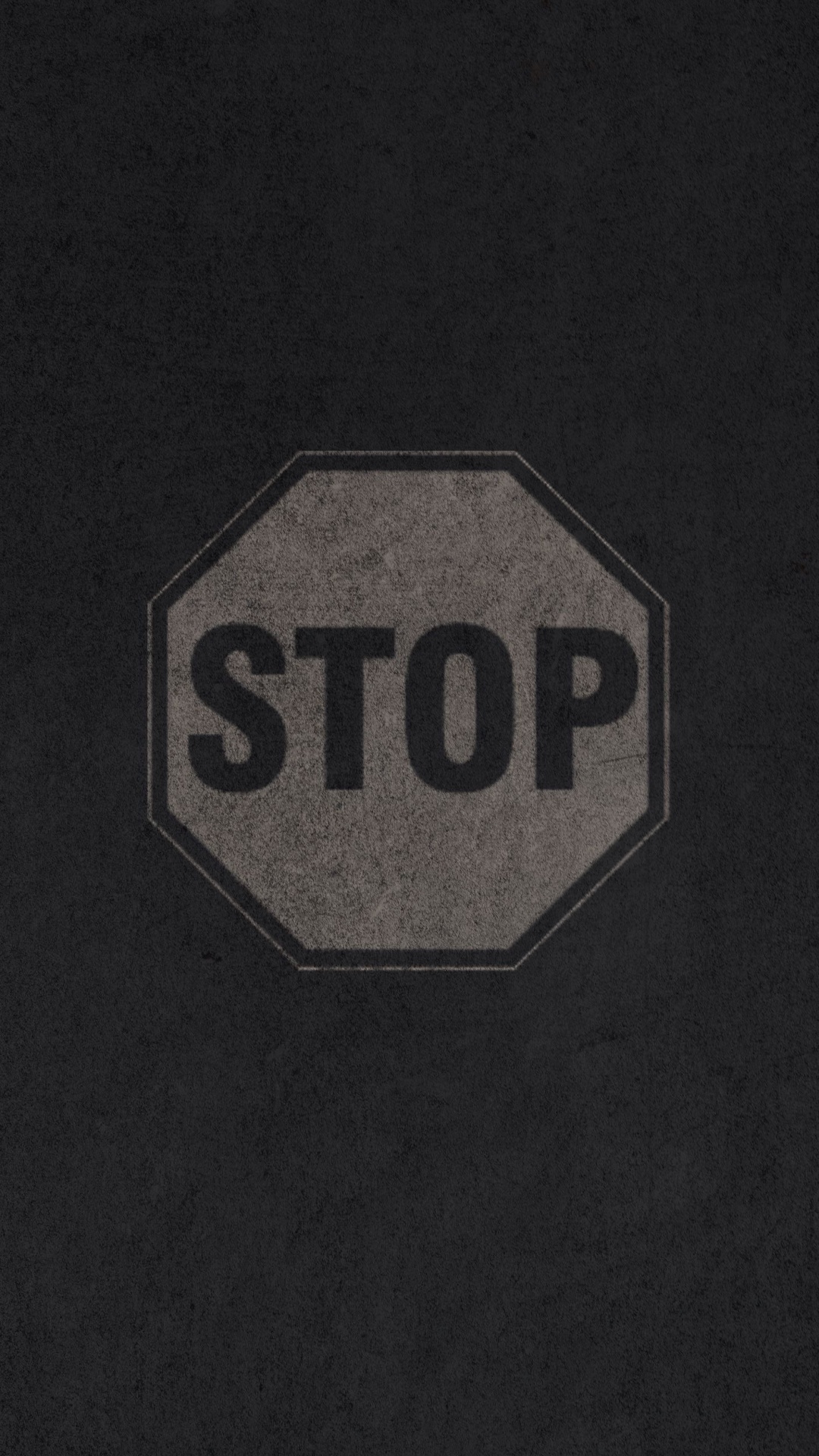 Обои монохромный, лого, серый цвет, футболка, асфальт в разрешении 1080x1920