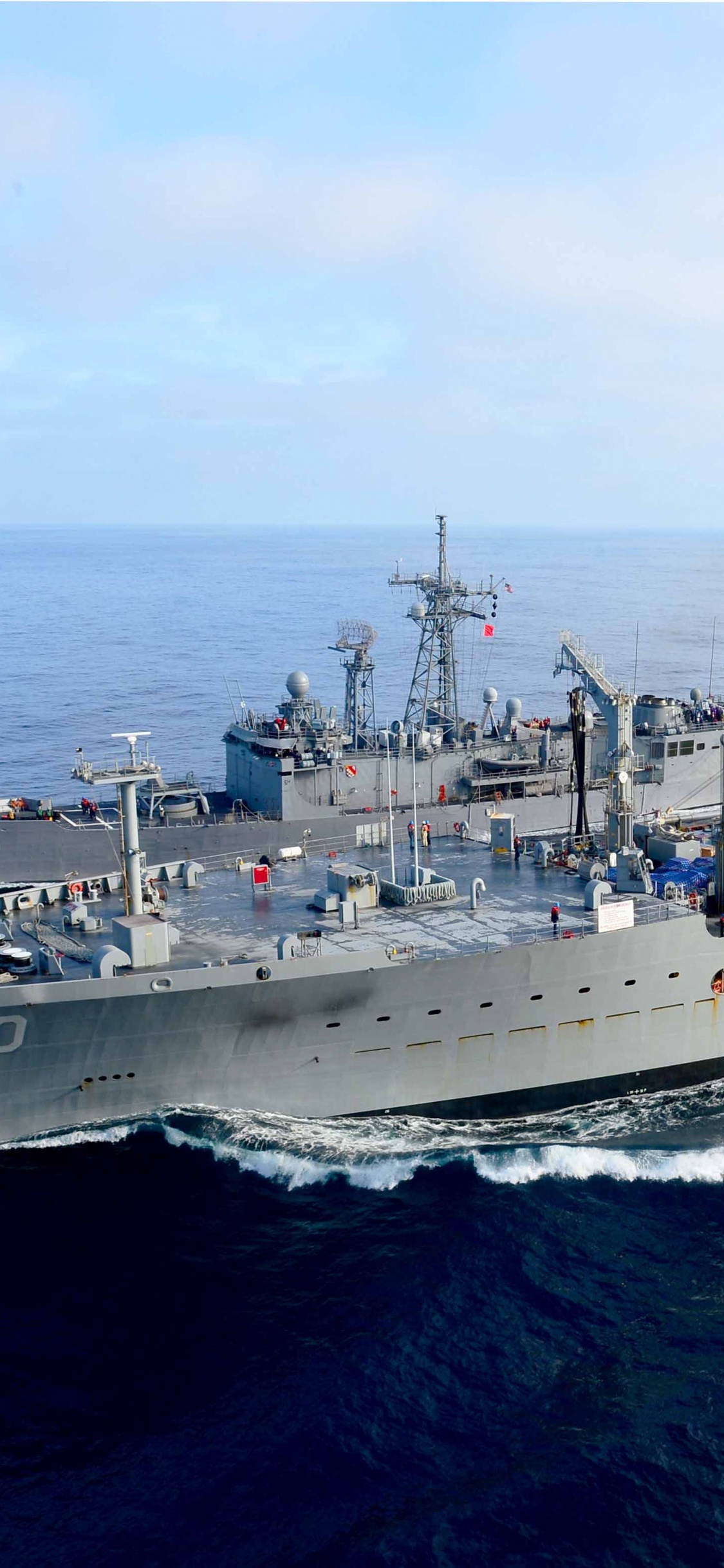 Обои военно морской флот США, USN от Гуадалупе-и-Т-АО-200, тяжелый крейсер, десантный вертолетоносец, Королевский Тайский Военно-Морской Флот в разрешении 1125x2436