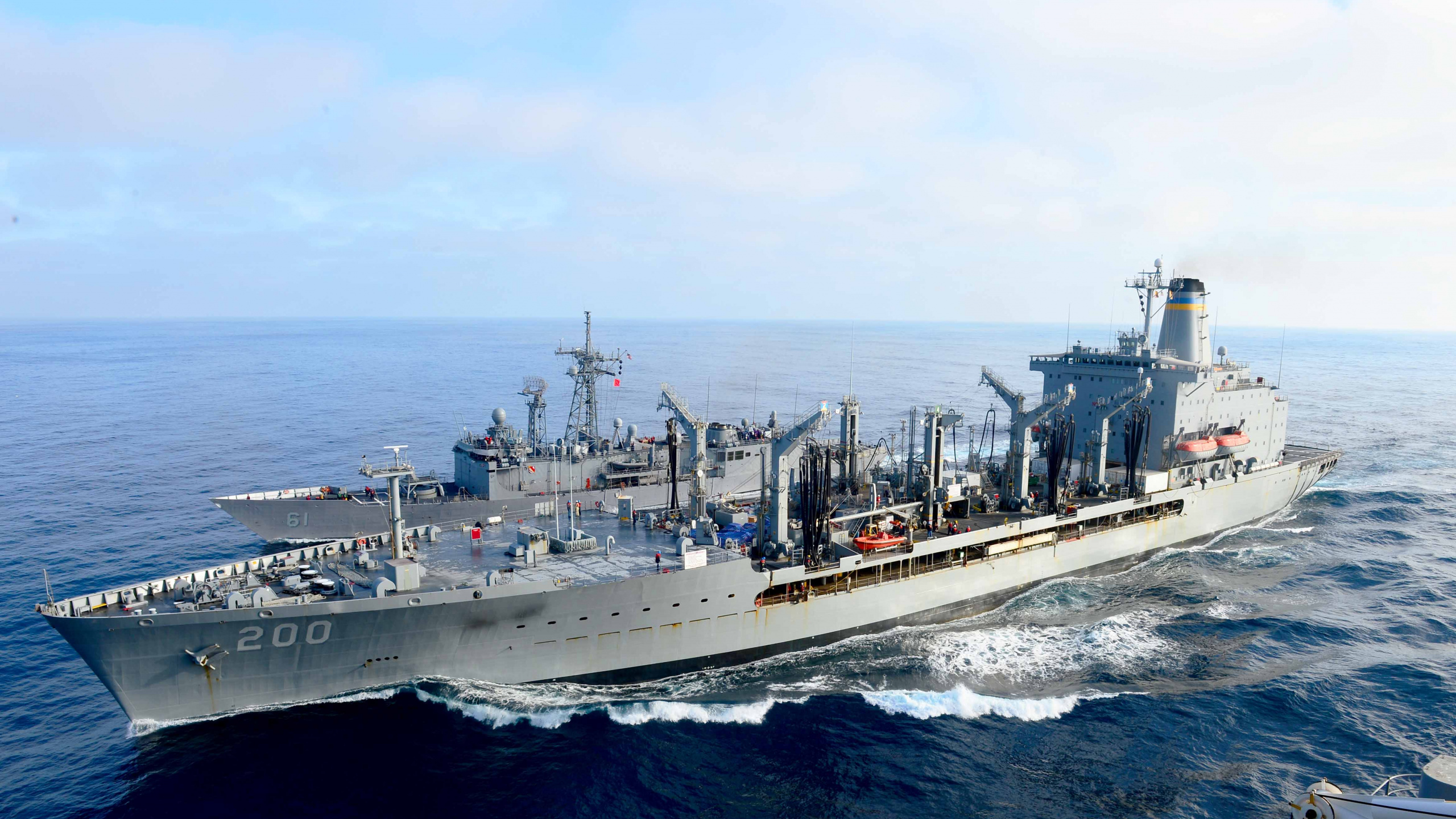 Обои военно морской флот США, USN от Гуадалупе-и-Т-АО-200, тяжелый крейсер, десантный вертолетоносец, Королевский Тайский Военно-Морской Флот в разрешении 2560x1440