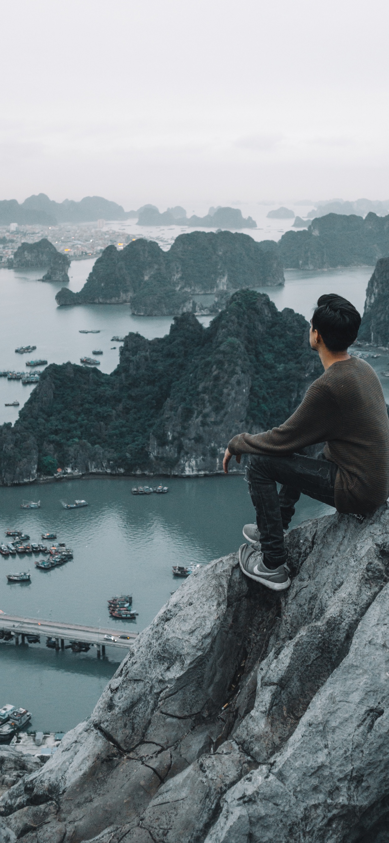 Обои рок, море, прибрежные и океанические рельефы, гора, туризм в разрешении 1242x2688