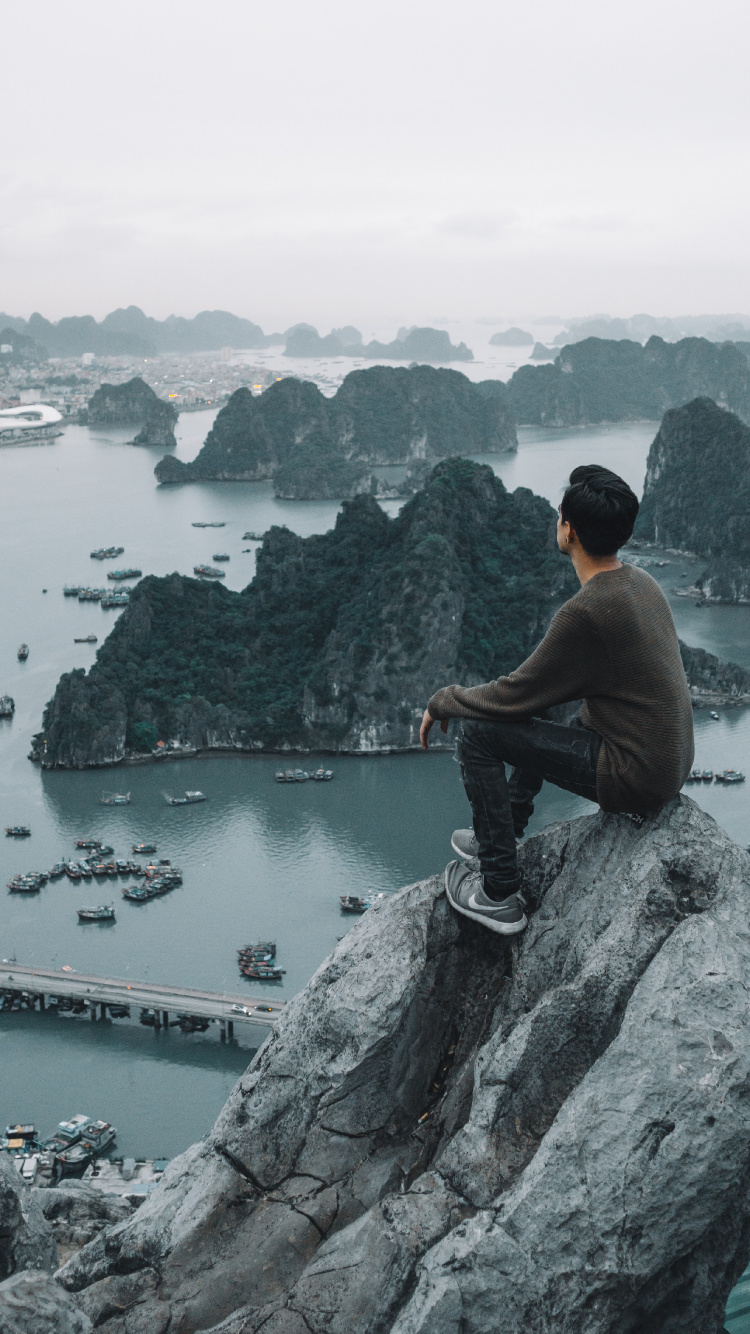 Обои рок, море, прибрежные и океанические рельефы, гора, туризм в разрешении 750x1334