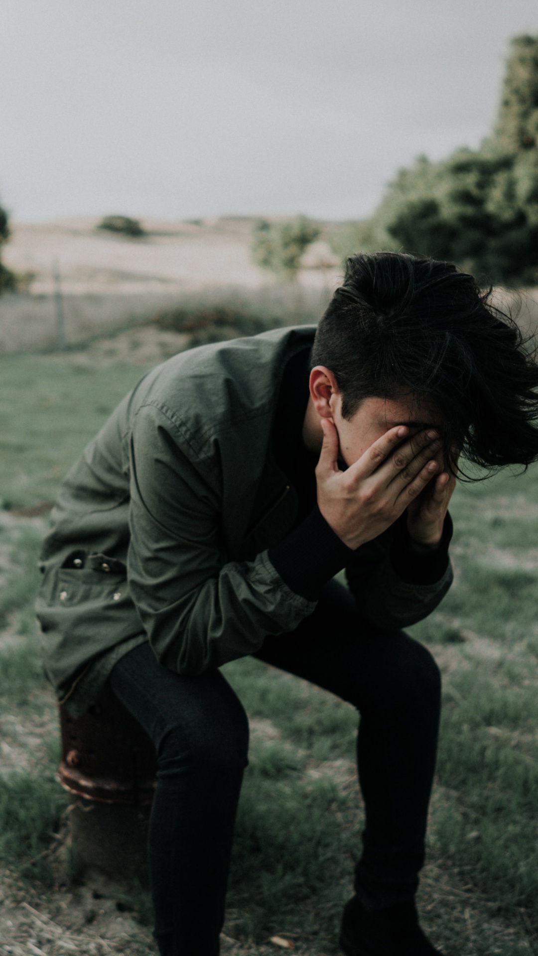 Обои вода, дерево, человек, забава, реки в разрешении 1080x1920