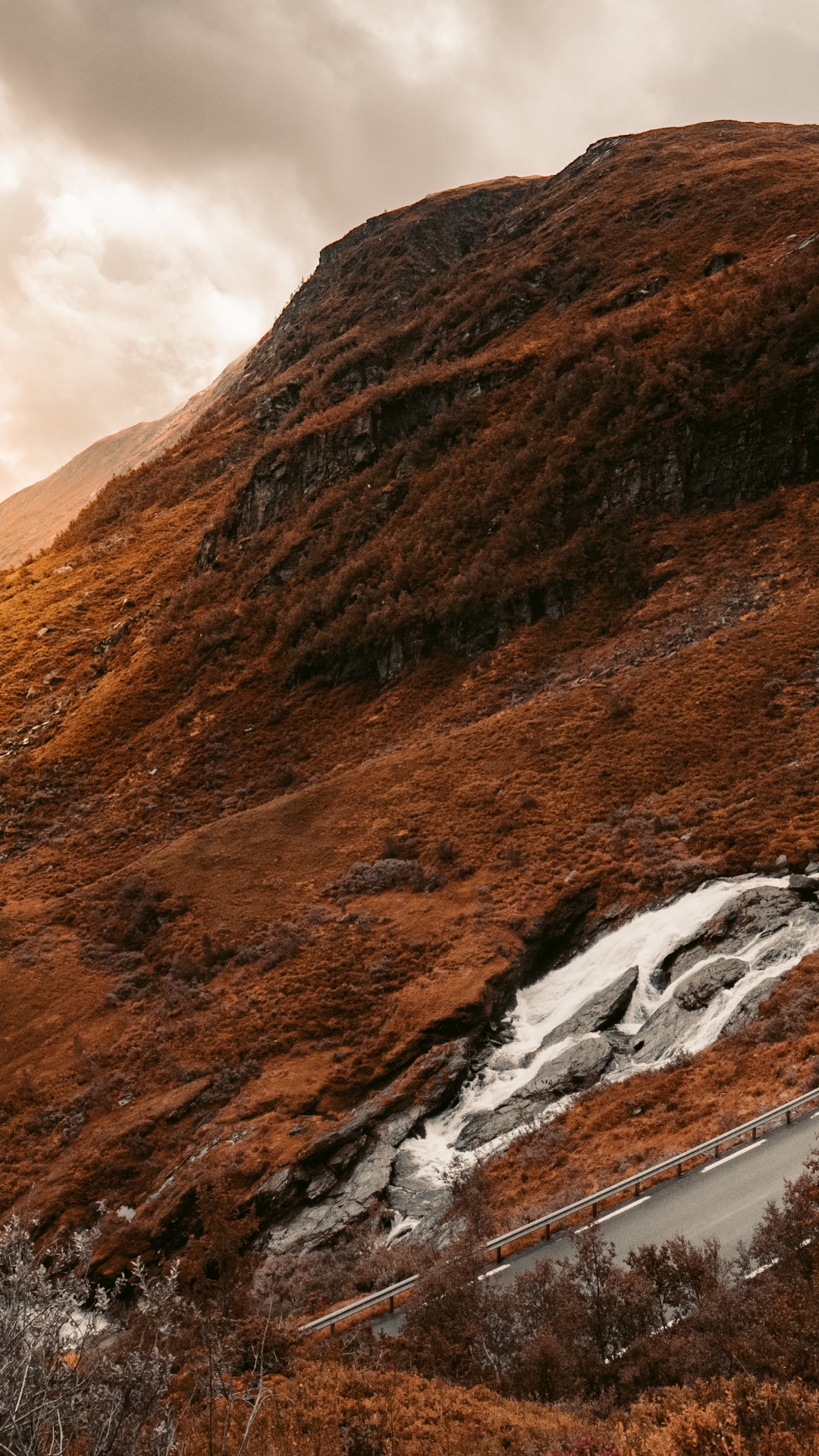 Обои теплая природа, облако, гора, природный ландшафт, склон в разрешении 1080x1920