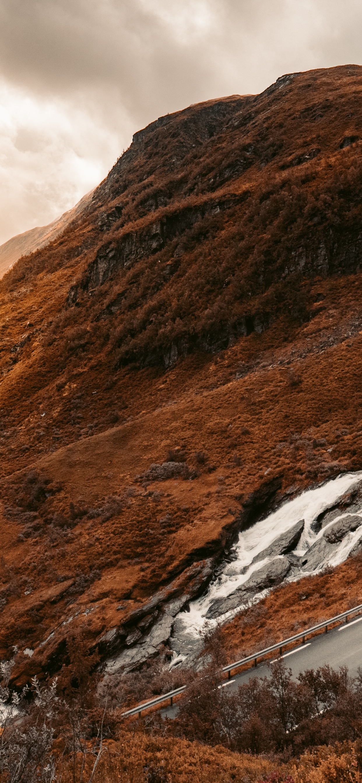 Обои теплая природа, облако, гора, природный ландшафт, склон в разрешении 1242x2688