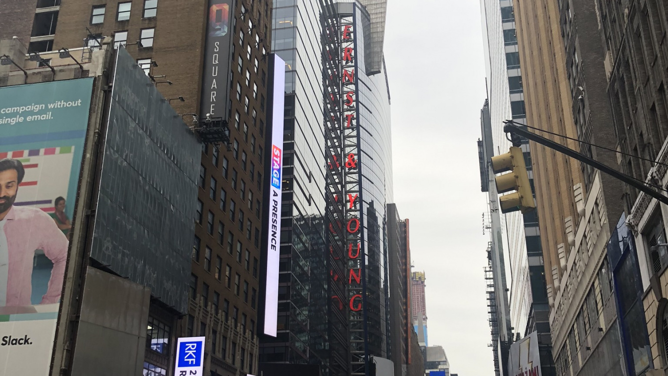 Обои Нью-Йорк, башня, метрополия, соседство, дорога в разрешении 1366x768