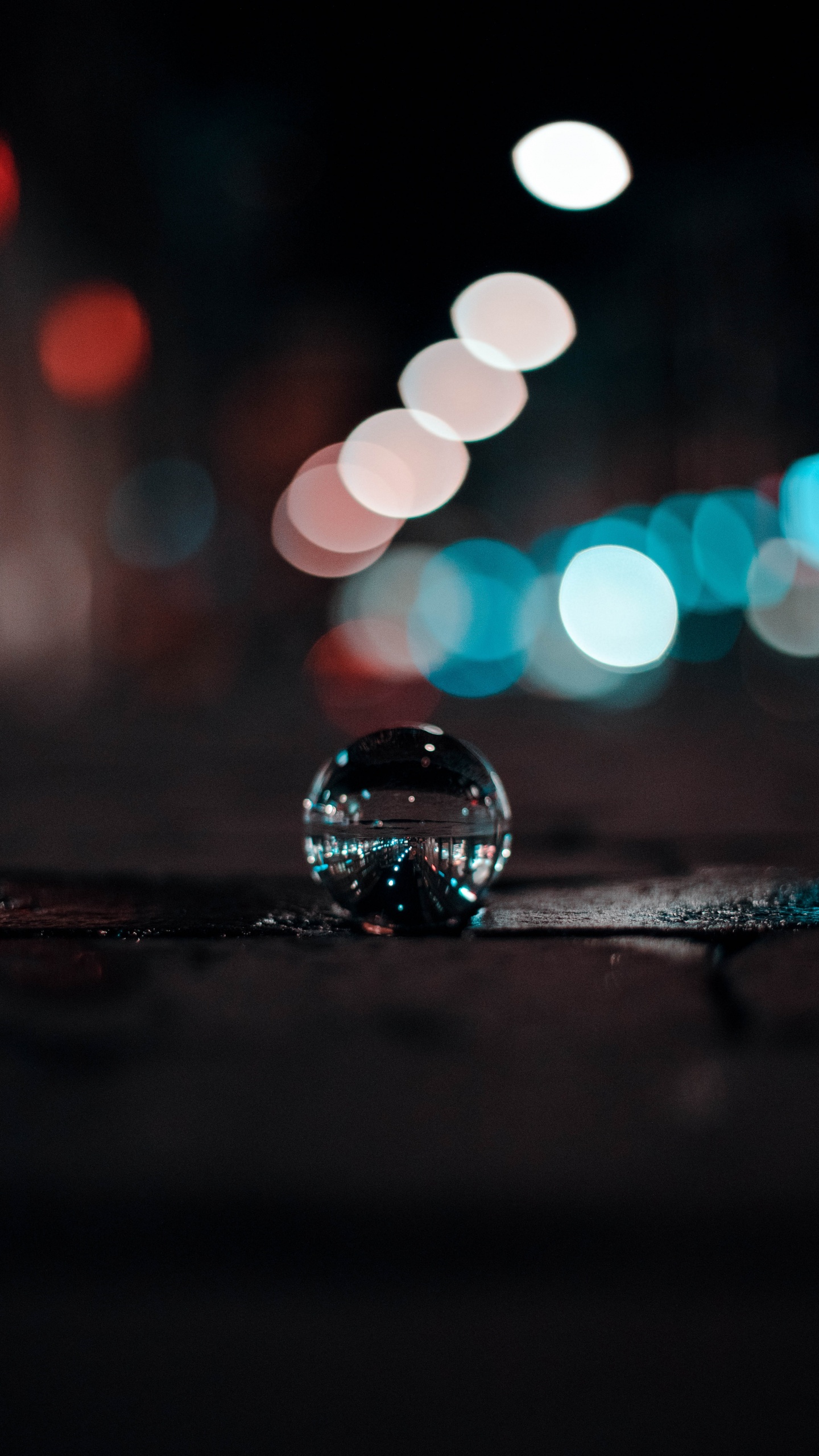 Обои боке, глубина резкости, хрустальный шар, отражение, вода в разрешении 1440x2560
